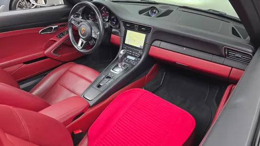 Porsche 911 GTS 2018 7