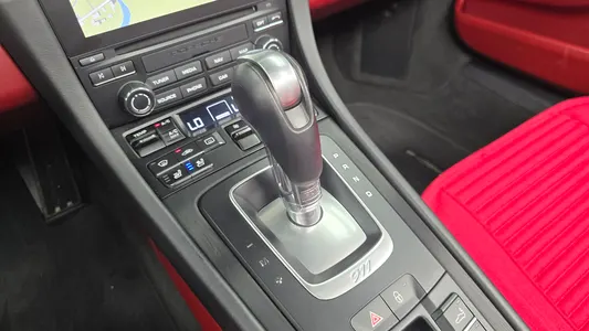 Porsche 911 GTS 2018 9