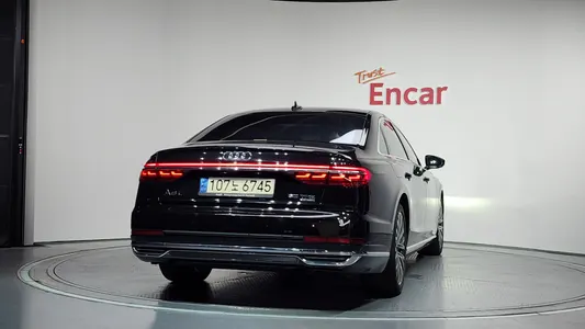 Audi A8 (D5) 60 TFSI LWB 2021 4