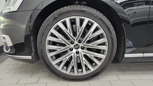 Audi A8 (D5) 60 TFSI LWB 2021 5