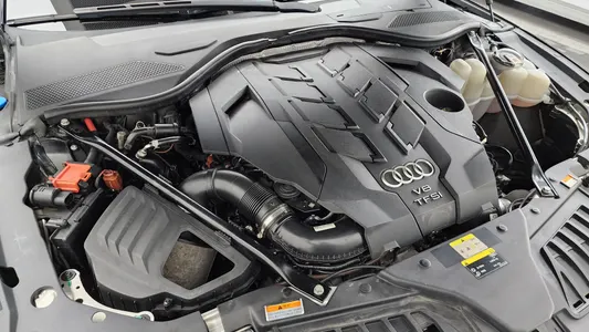 Audi A8 (D5) 60 TFSI LWB 2021 6