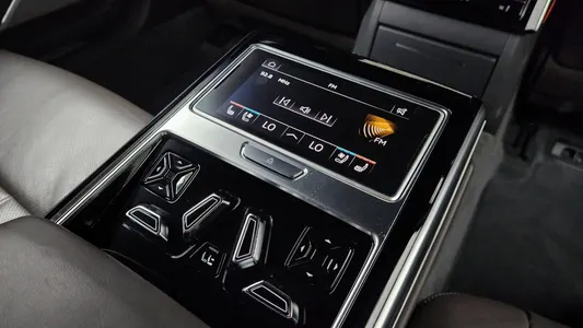 Audi A8 (D5) 60 TFSI LWB 2021 19