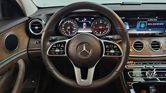 Mercedes-Benz E-Class W213 E220d 2019 13