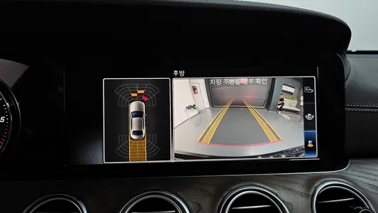 Mercedes-Benz E-Class W213 E220d 2019 14