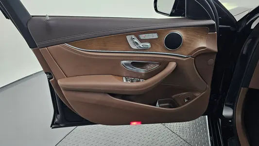 Mercedes-Benz E-Class W213 E220d 2019 24
