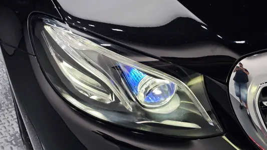 Mercedes-Benz E-Class W213 E220d 2019 22