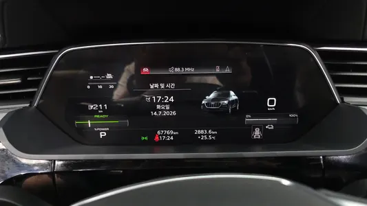 Audi e- 55 2022 8