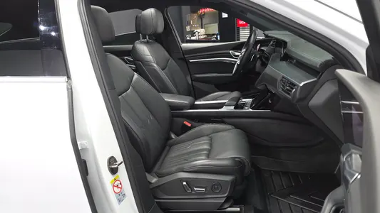 Audi e- 55 2022 11