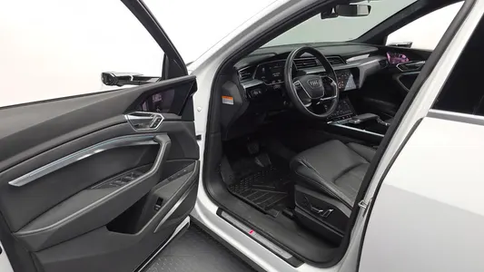 Audi e- 55 2022 10