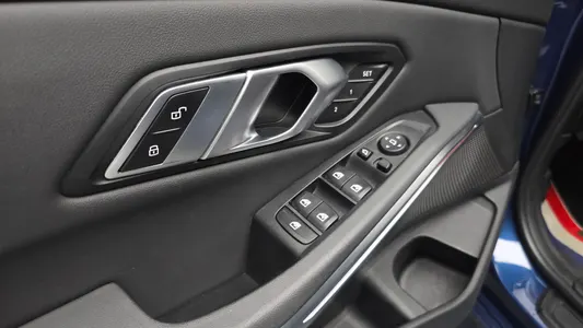 BMW 3 Series (G20) 320i 2020 28