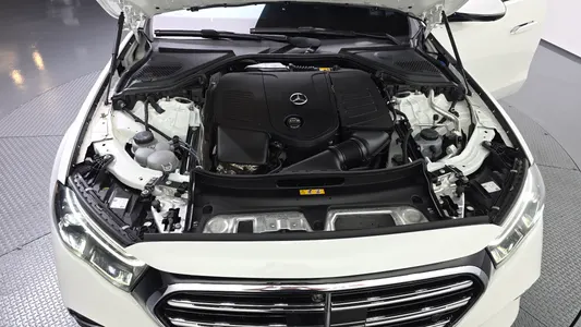 Mercedes-Benz E-Class W214 E300 4MATIC 2024 6