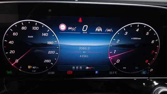 Mercedes-Benz E-Class W214 E300 4MATIC 2024 8