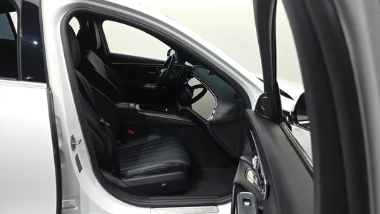 Mercedes-Benz E-Class W214 E300 4MATIC 2024 11