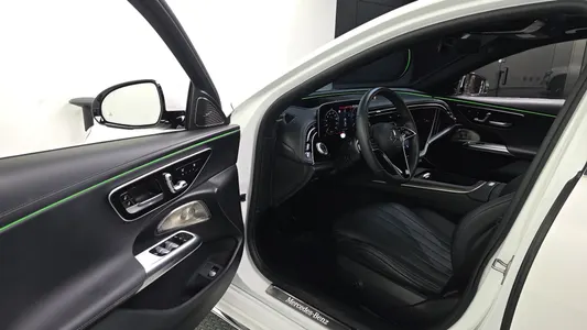 Mercedes-Benz E-Class W214 E300 4MATIC 2024 10