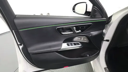 Mercedes-Benz E-Class W214 E300 4MATIC 2024 24