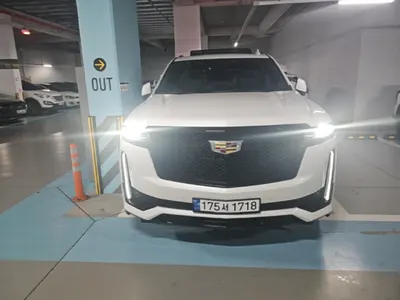 Cadillac 5 6.2 ESV 2023