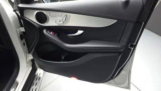 Mercedes-Benz GLC-Class X253 GLC300e 4MATIC 2021 24