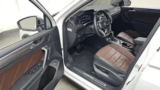 Volkswagen 티구안 올스페이스 2.0 TSI 2024 10