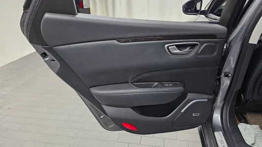 Renault Korea SM6 2.0 LPe RE () 2017 25