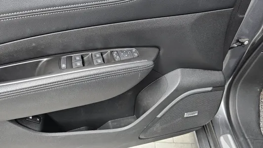 Renault Korea SM6 2.0 LPe RE () 2017 27