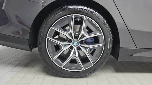 BMW 5 Series (G60) 520i M 2026 4