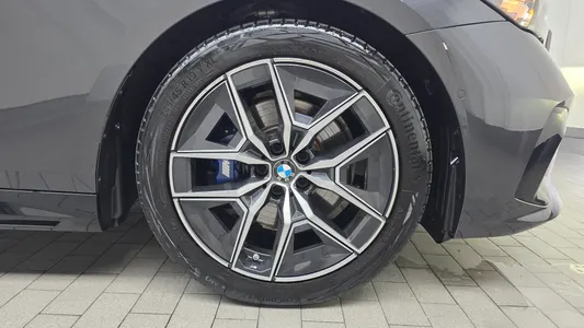 BMW 5 Series (G60) 520i M 2026 21