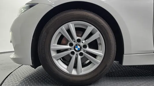 BMW 3 Series (F30) 320d ED 2015 5
