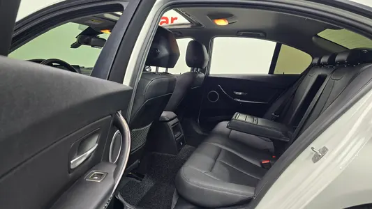 BMW 3 Series (F30) 320d ED 2015 12