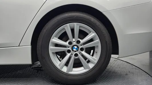 BMW 3 Series (F30) 320d ED 2015 21