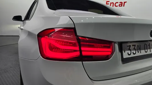 BMW 3 Series (F30) 320d ED 2015 23