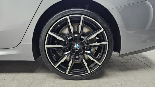 BMW 8 Series (G15) M850i xDrive 2025 22