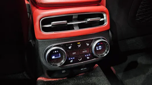 Genesis GV70 3.5T AWD 2022 32