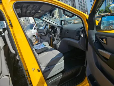 Hyundai Grand Starex 2015 10