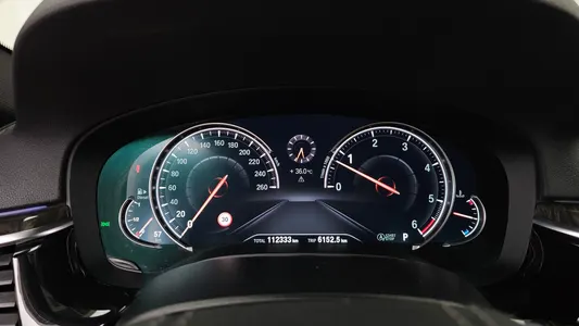 BMW 5 Series (G30) 530d M 2018 8