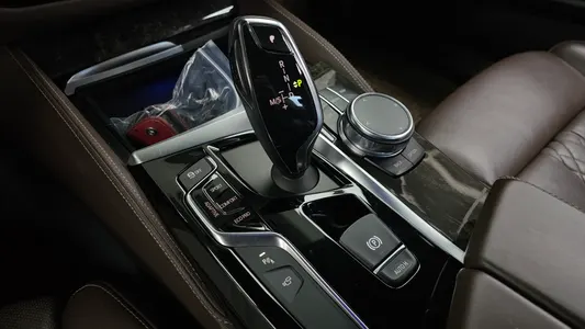 BMW 5 Series (G30) 530d M 2018 9