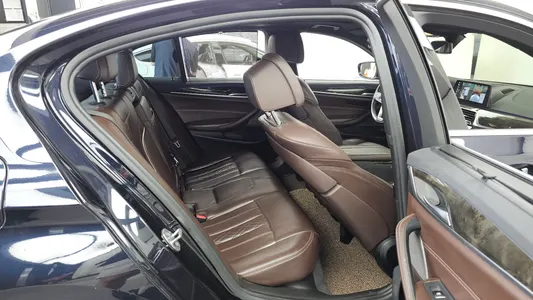 BMW 5 Series (G30) 530d M 2018 12