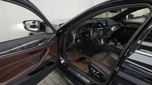 BMW 5 Series (G30) 530d M 2018 10