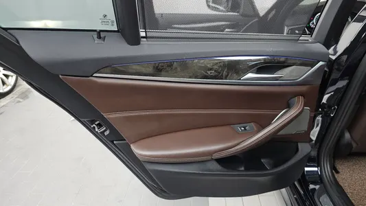 BMW 5 Series (G30) 530d M 2018 25