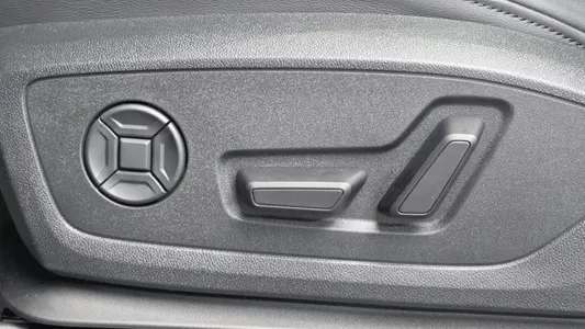 Audi Q3 (F3) 40 TFSI 2025 18