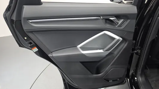 Audi Q3 (F3) 40 TFSI 2025 25