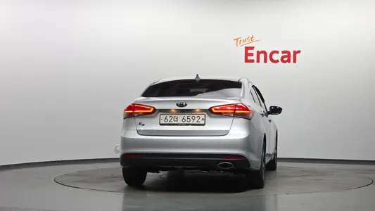 Kia K3 2017 4