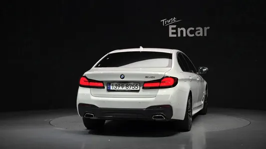 BMW 5 Series (G30) 520i M 2023 4