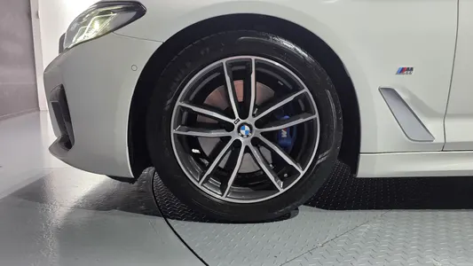 BMW 5 Series (G30) 520i M 2023 5