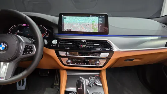 BMW 5 Series (G30) 520i M 2023 18