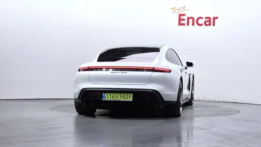 Porsche 타이칸 GTS 2024 4