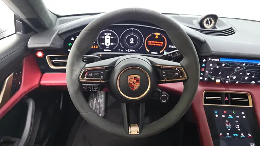 Porsche 타이칸 GTS 2024 14