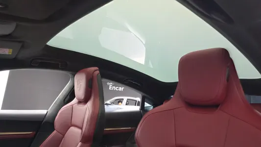 Porsche 타이칸 GTS 2024 16