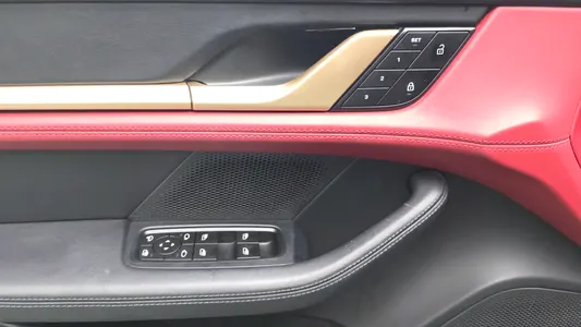 Porsche 타이칸 GTS 2024 28