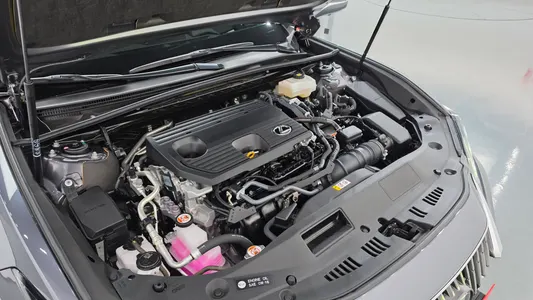 Lexus ES300h 7 2024 6