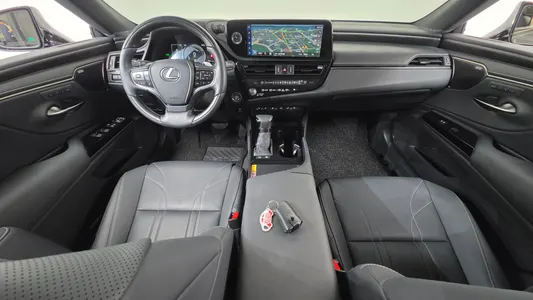 Lexus ES300h 7 2024 7